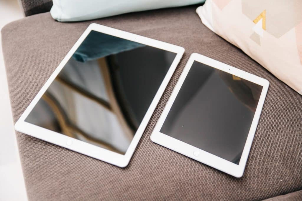 The Ultimate Comparison: E-Readers and Tablets for Book