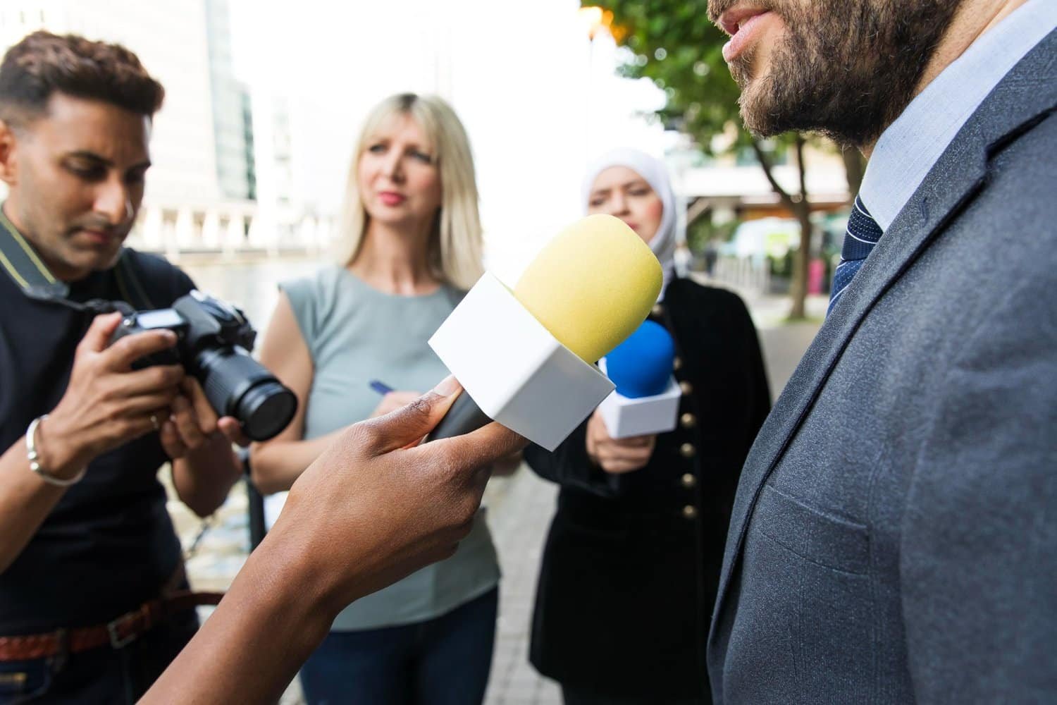You are currently viewing Citizen Journalism: Empowering Individuals in News Reporting