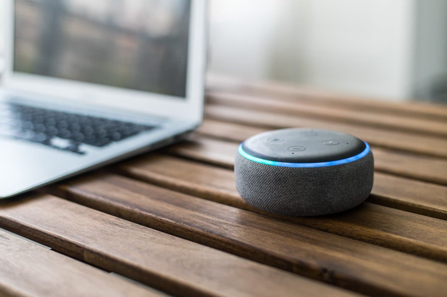 Read more about the article Voice-Activated Assistants: Siri vs. Alexa vs. Google Assistant
