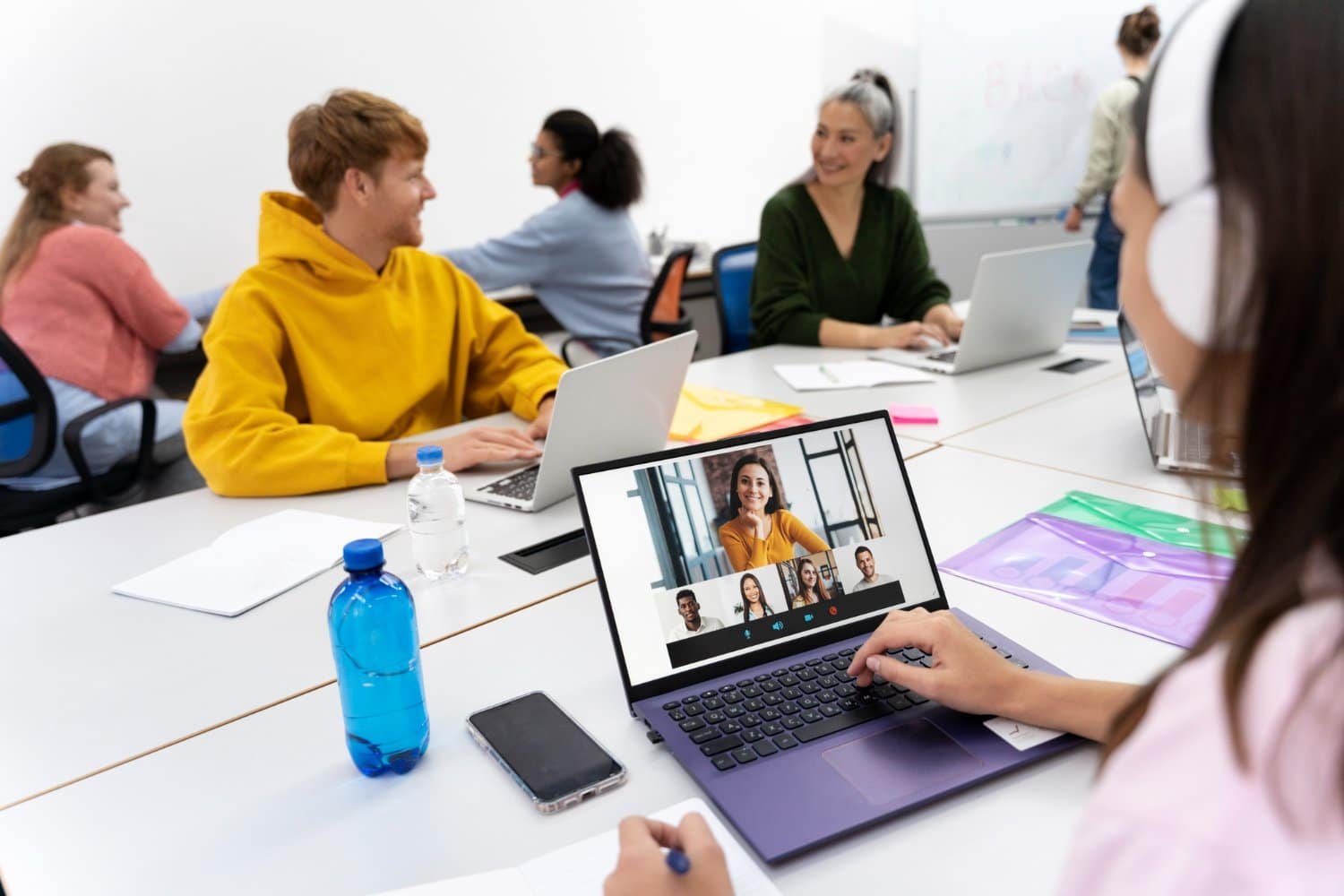 Read more about the article Tech Tools for Remote Education and Virtual Classrooms