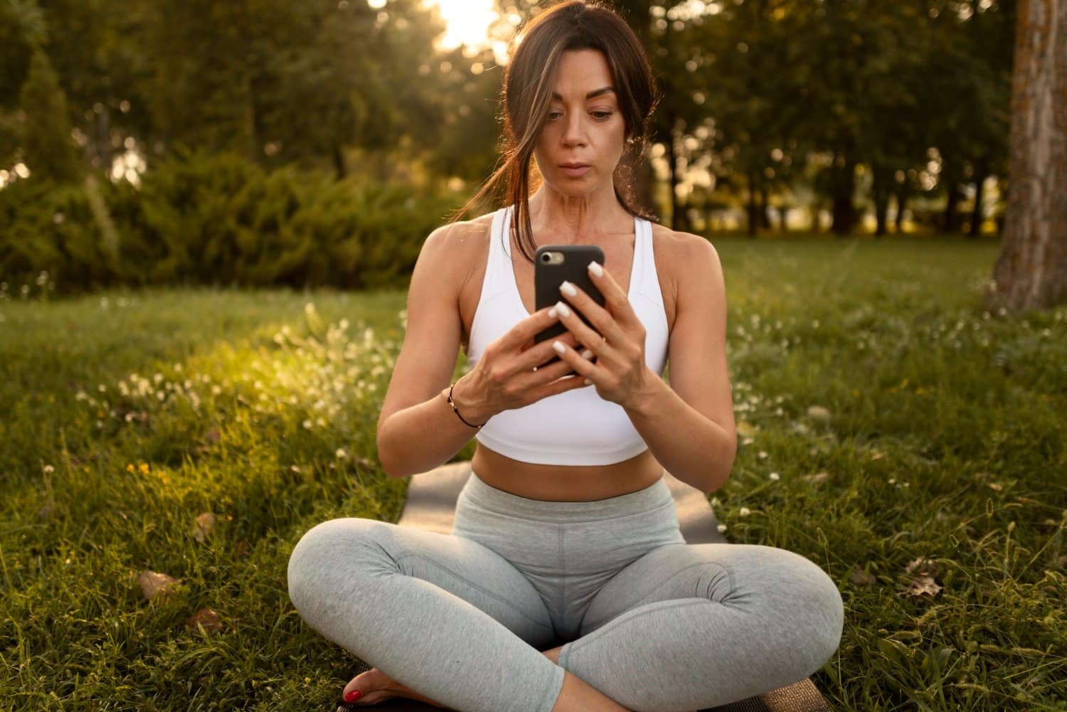 Read more about the article Mobile Phones and Mental Health: Finding Balance