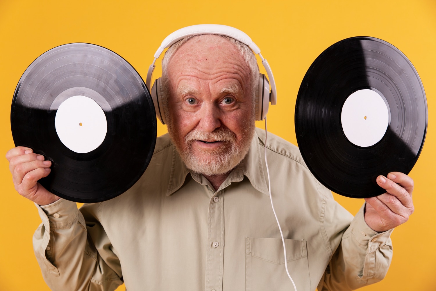 Read more about the article Vinyl Me, Please: The Ultimate Vinyl Experience Awaits In 2024