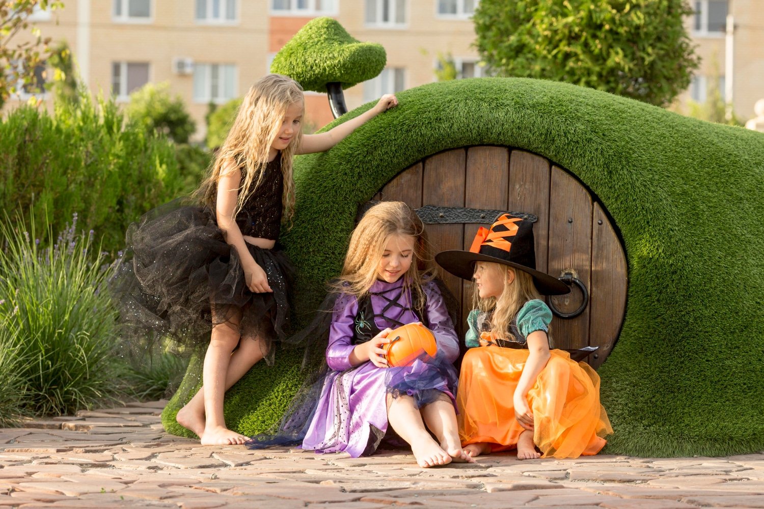 Read more about the article Playground: The Ultimate Guide to Trendy Kids’ Fashion and Toys