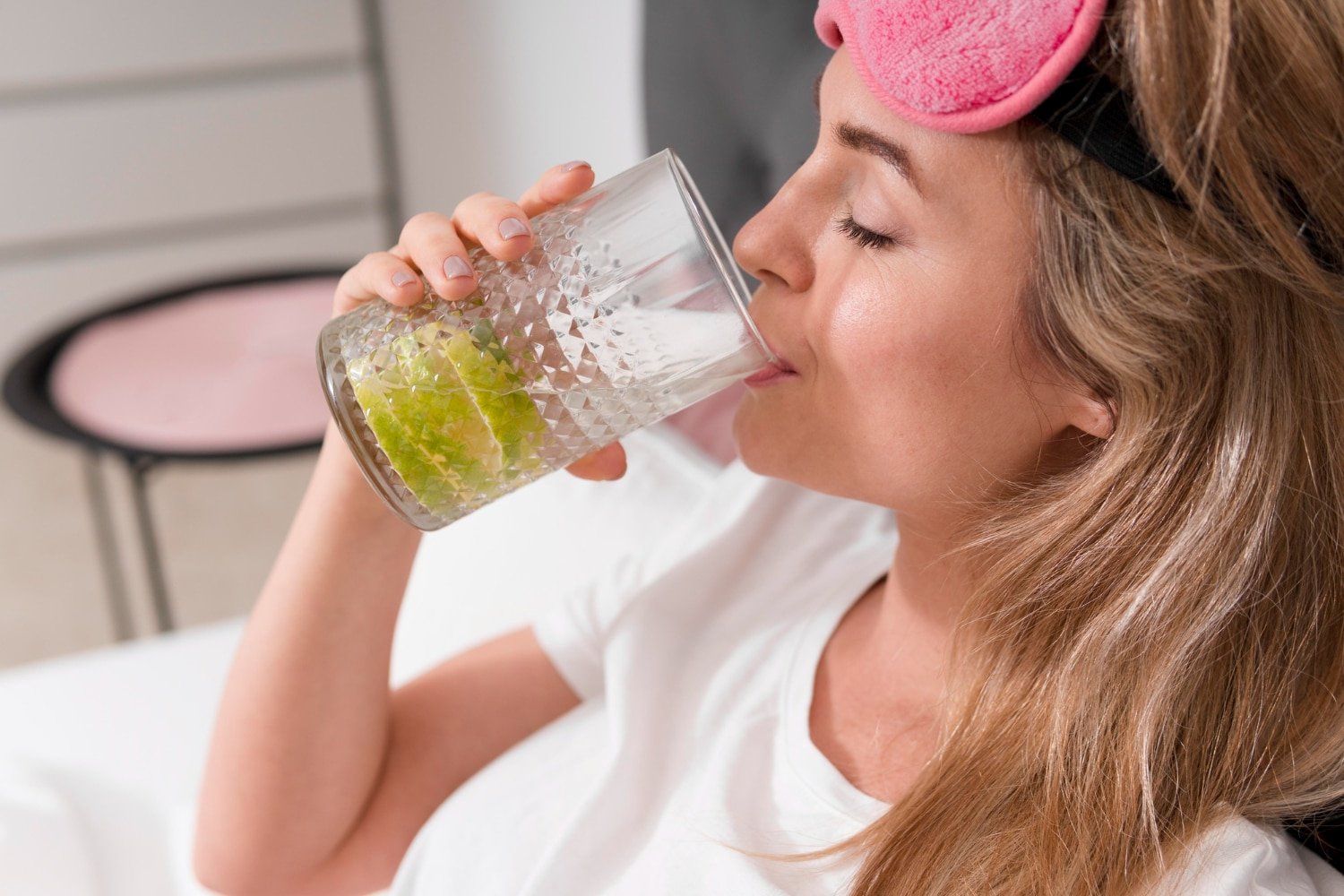 Read more about the article Hint Water Sipping on Wellness: The Best Flavored Water
