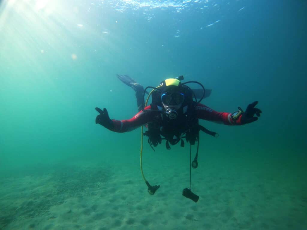 PADI Dive Into Underwater