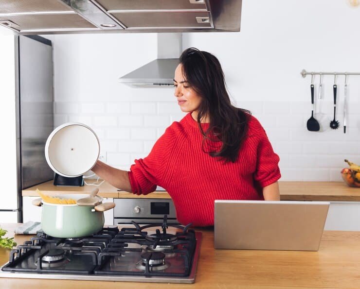 Cooking With Hexclad UK's Hybrid Cookware