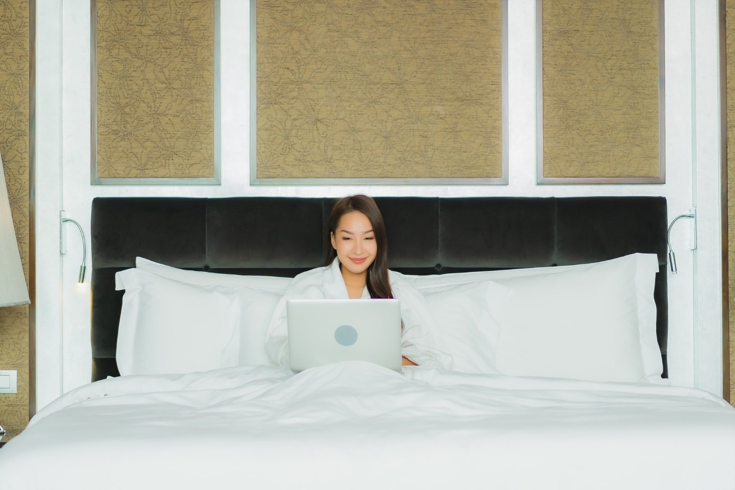 Experience The Comfort Of DOWNLITE’s Premium Down Bedding