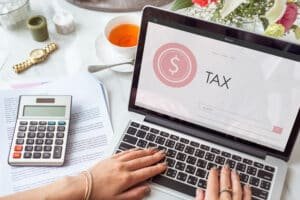 Read more about the article Tax Simplified: LibertyTax’s 2024 Easy Online Tax Filing