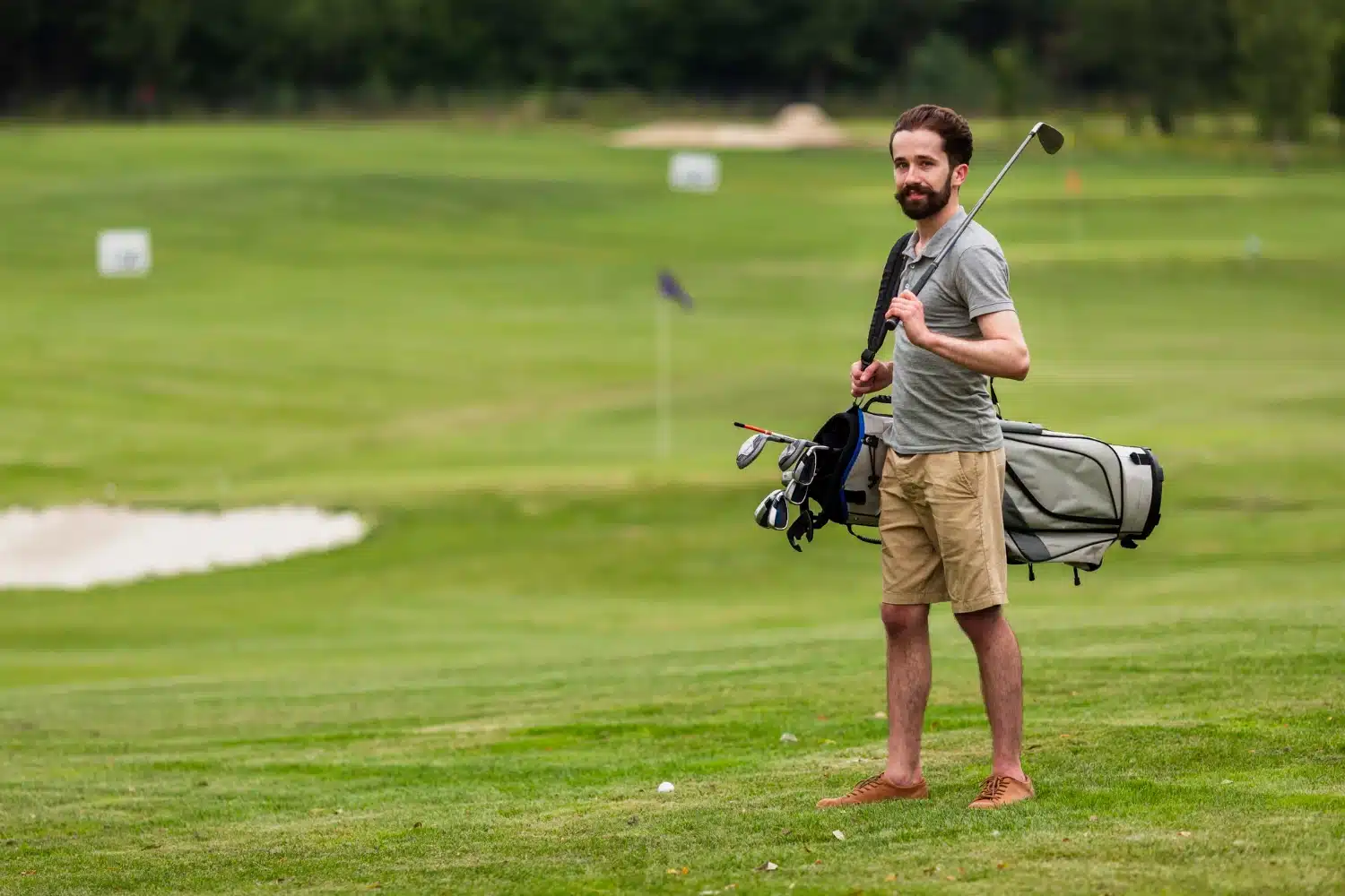 Hit The Links In Style With Sunday Golf’s Lightweight Golf Bags