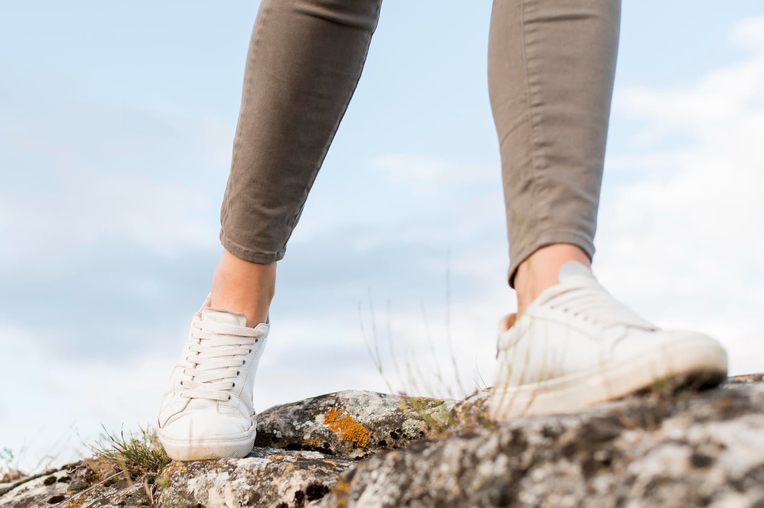 Step With Comfort: Thorlos Socks’ 2024 High-Performance Footwear