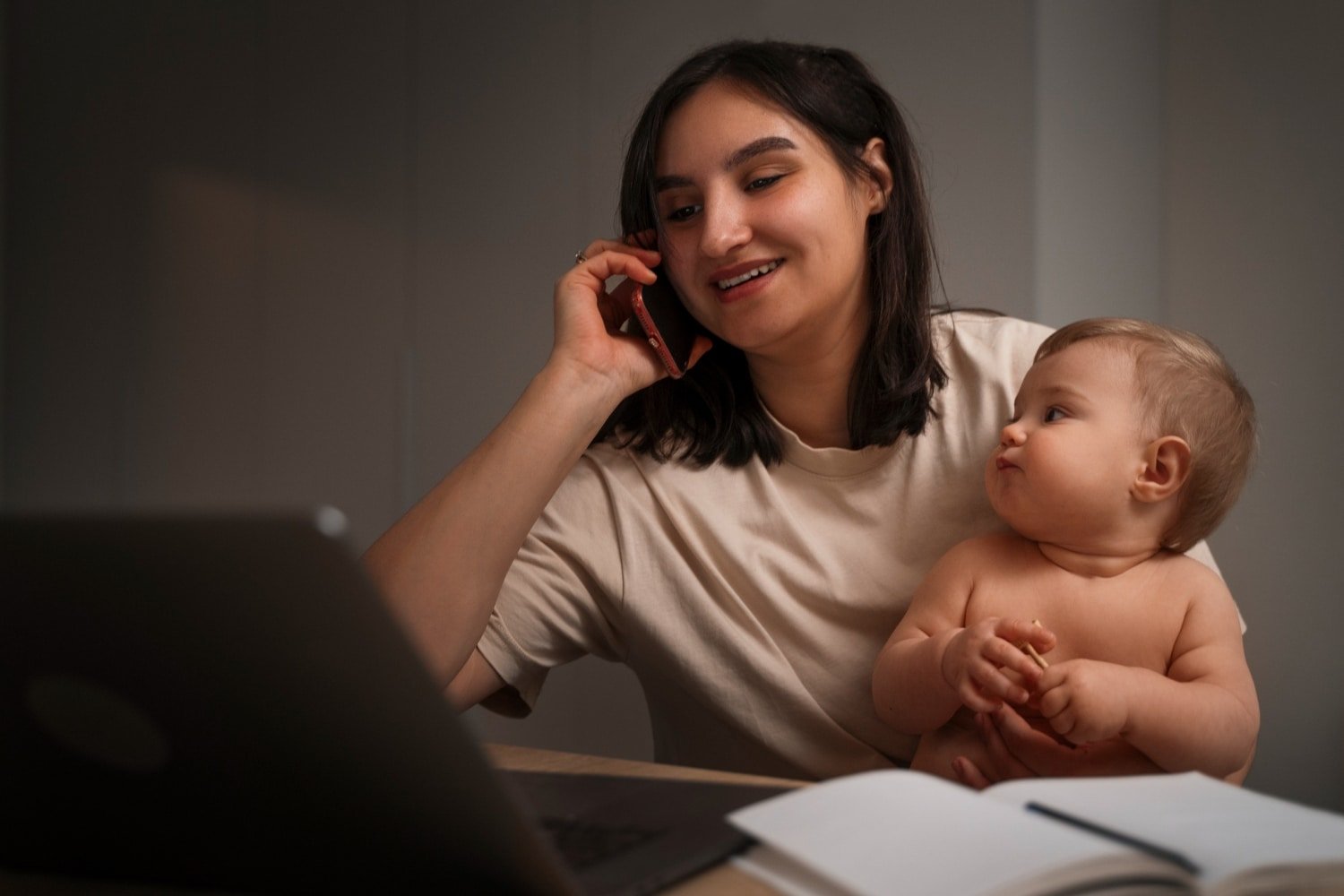 Read more about the article Navigate Parenting Challenges With Moms on Call’s Practical Guides