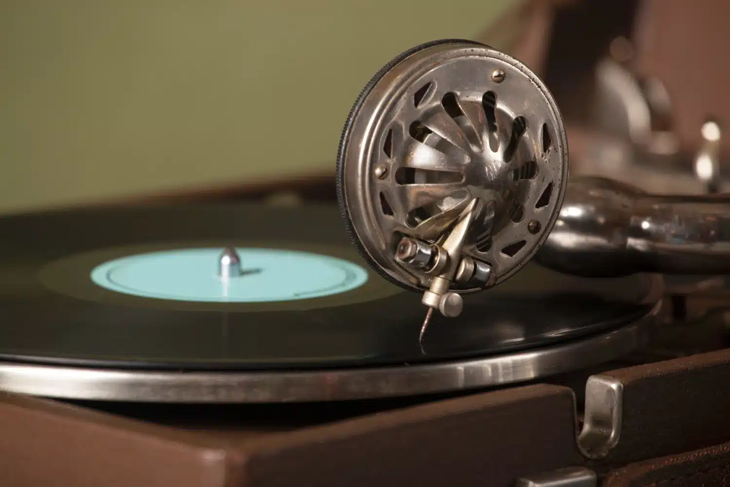Experience The Warm, Rich Sound Of Vinyl With Victrola’s Classic Record Players