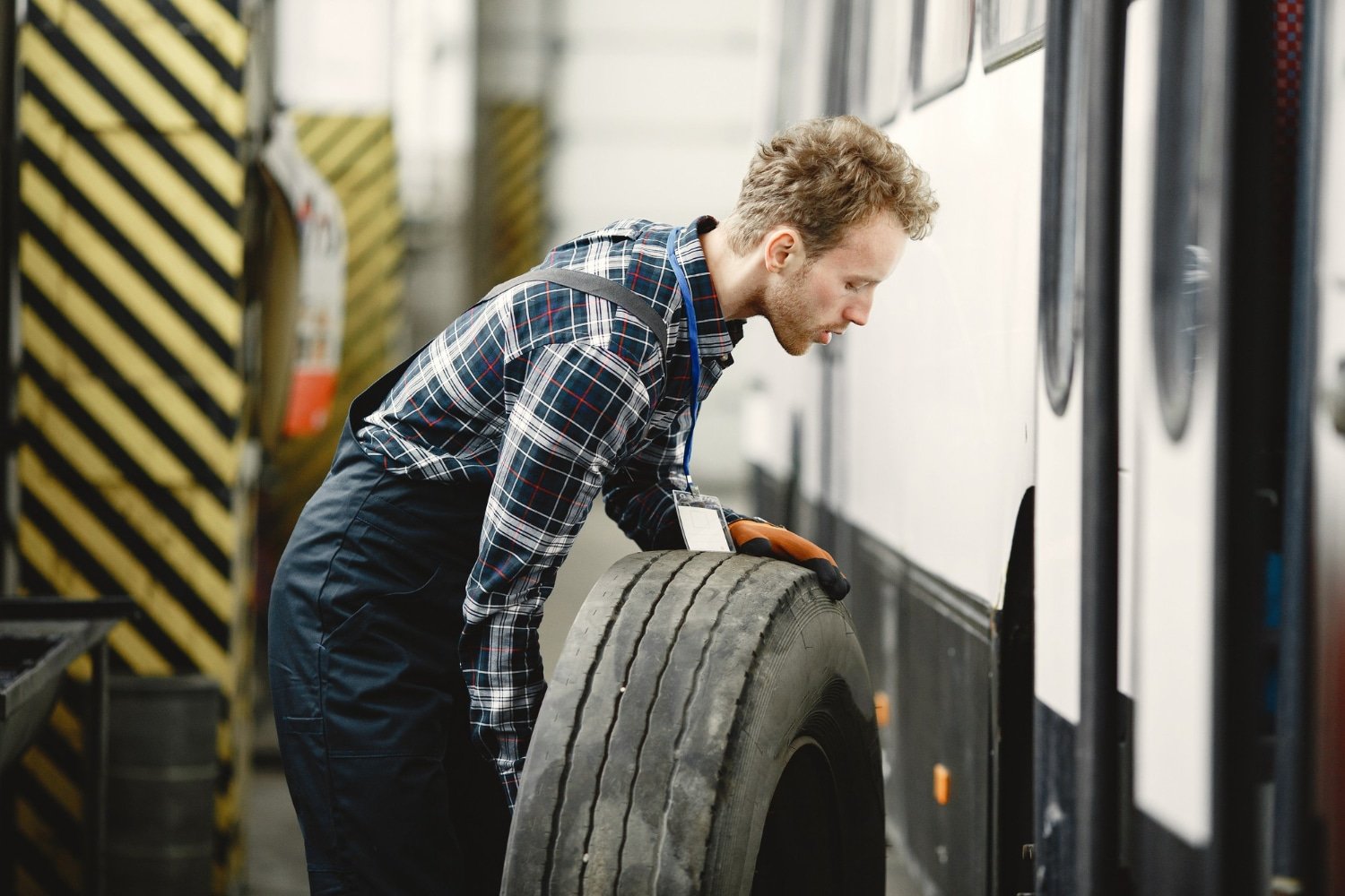 Read more about the article Drive Safely with SimpleTire: Tires for Every Car, Truck, and Season in 2024