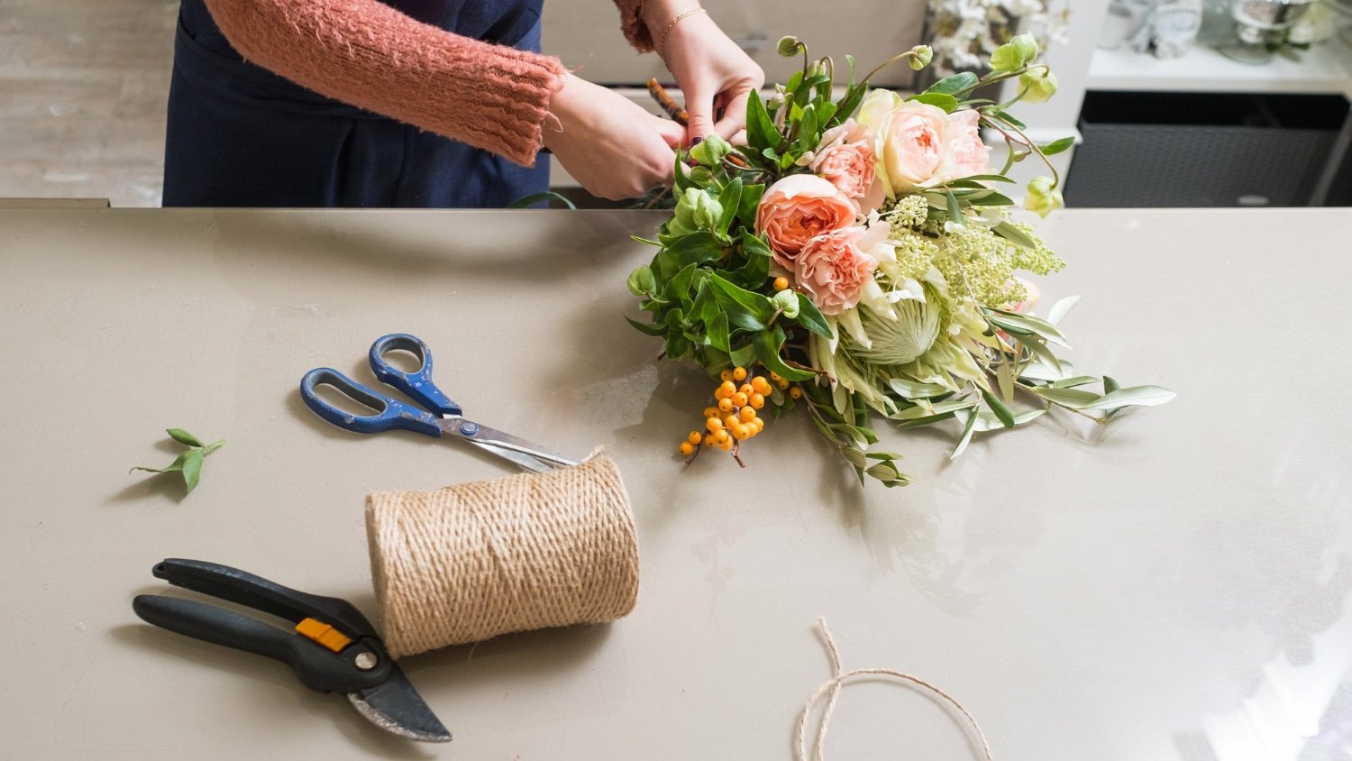 Read more about the article Send Handcrafted Floral Arrangements With Floom Ltd’s Bespoke Flower Delivery