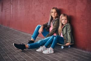Read more about the article Kids’ Kicks: Kids Foot Locker’s 2024 Trendy Children’s Footwear