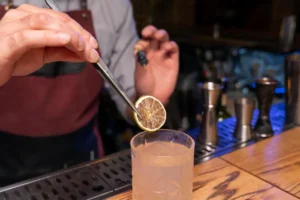 Read more about the article Cocktail Crafting Made Simple with Bartesian’s Home Bartender Machine