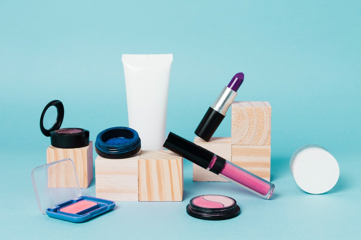 Beauty Bargains with Pinalli IT: Cosmetics and Skincare Products in 2024