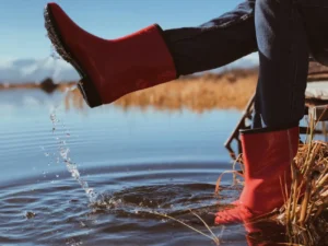 Read more about the article Stay Dry And Comfortable With Bogs Footwear Canada’s Waterproof Boots